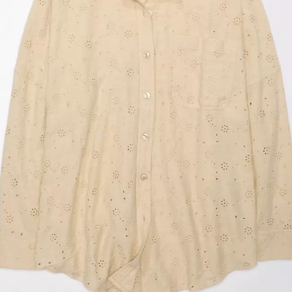 American Eagle Outfiters Eyelet Embroidered Oversized Fit Shirt.NWOT. - Picture 8 of 8